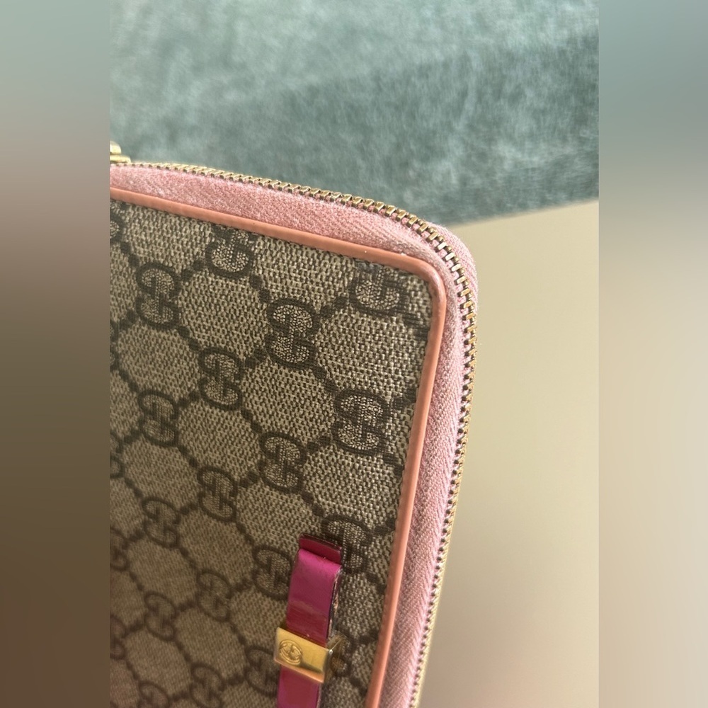 GUCCI Monogram GG Logo Ribbon PVC Zip Around Long Wallet - Picture 10 of 14